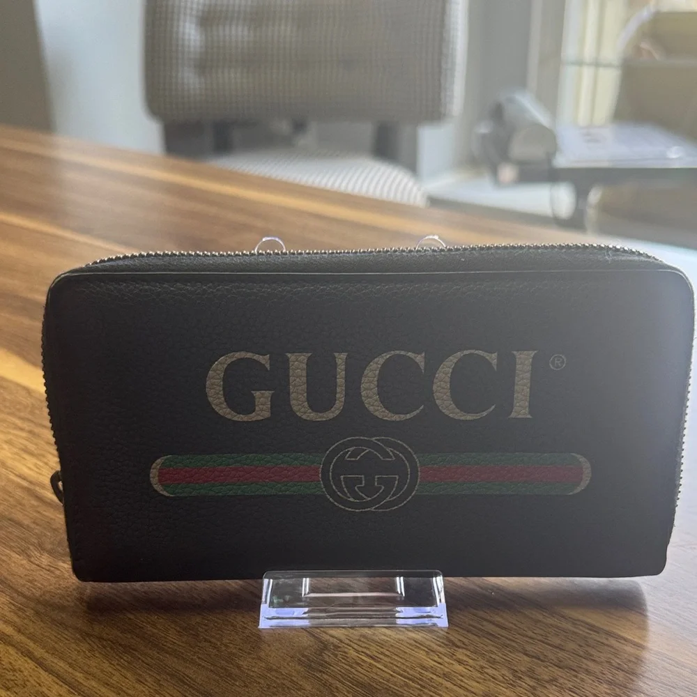 *SOLD* Gucci Black Leather Wallet with Green and Red Stripe - Picture 1 of 9